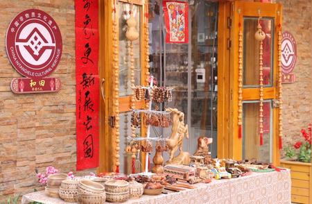 中国传统木雕手工艺：手指间的艺术之旅